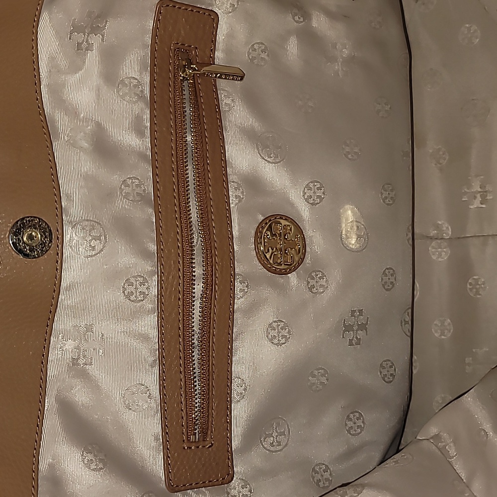 Tory Burch Tote - Picture 6 of 14